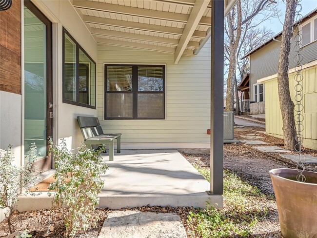 Building Photo - 610 Highland Ave