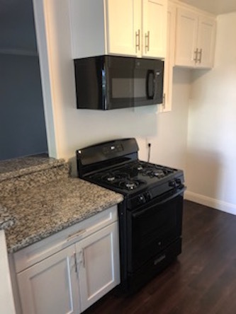 Kitchen - 1100 W Glendon Way