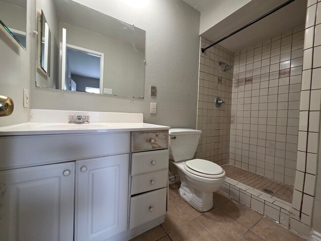 Building Photo - 6903 Tara Dr