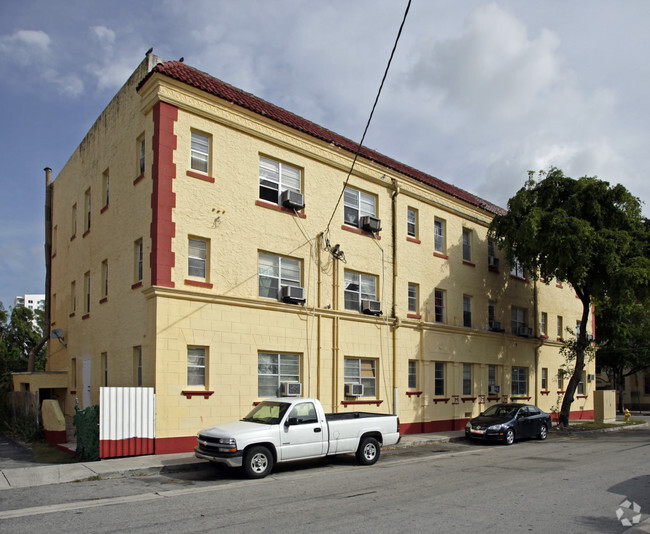 Building Photo - Villa Sonia