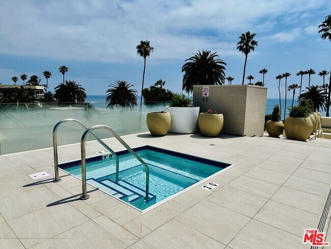Building Photo - 701 Ocean Ave