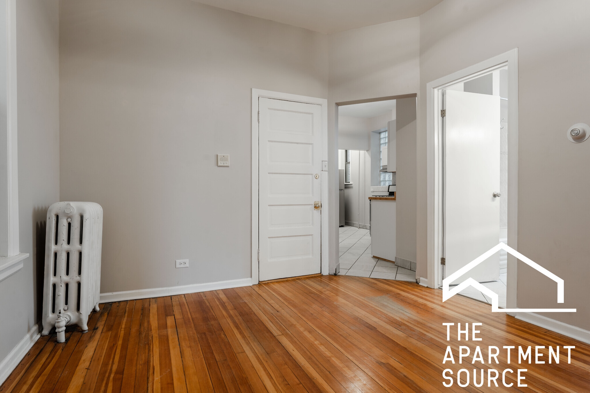 Building Photo - 2202 W Belmont Ave