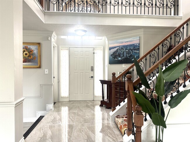 Building Photo - 15806 Oak Mountain Dr