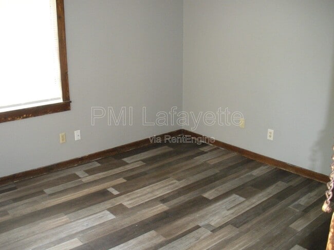 Building Photo - 422 Asher St
