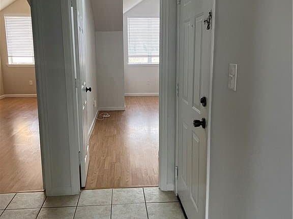 Building Photo - 1400 Outlook Ave