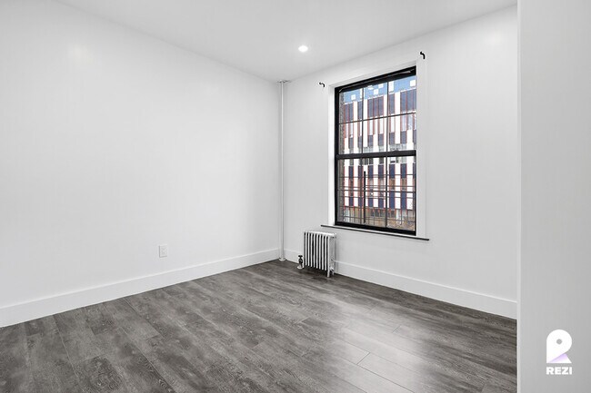 Building Photo - 603 Academy St