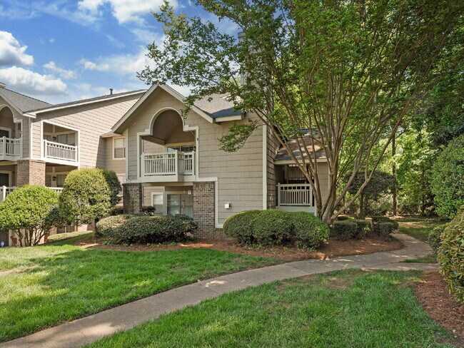Building Photo - Updated 3 BR unit in the heart of South Park