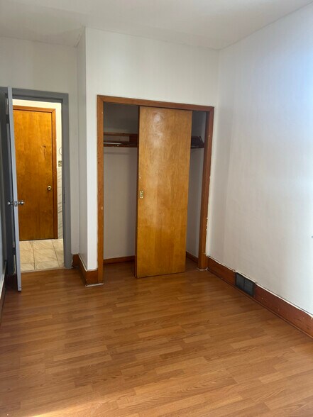 Building Photo - 40 Moselle St