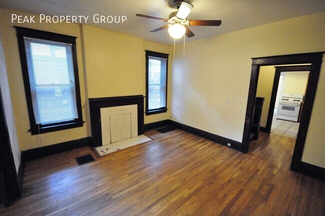 Building Photo - 2074-2078-2078 Summit St