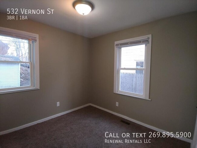 Building Photo - 532 Vernon St