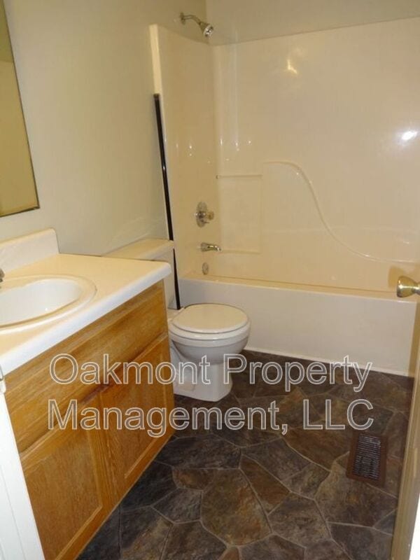 Building Photo - 608 Tally Dr