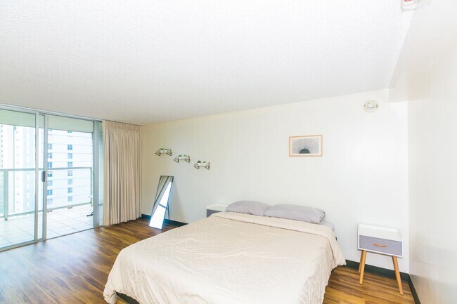Building Photo - 445 Seaside Ave