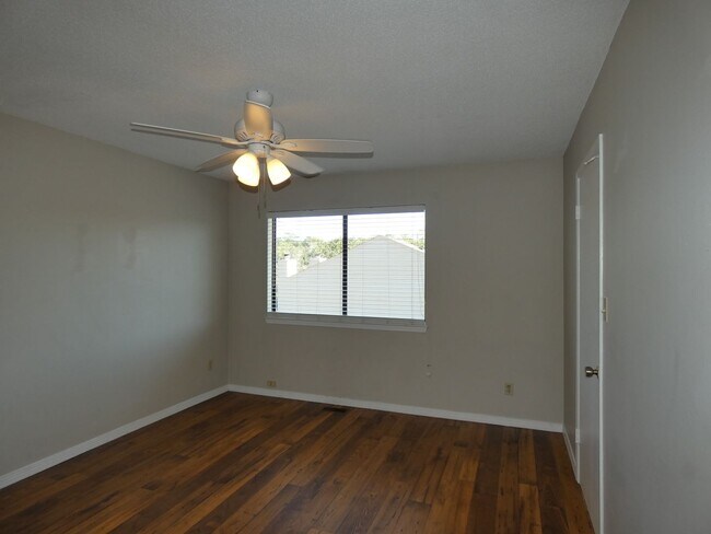 Building Photo - 4235 Brookside Dr