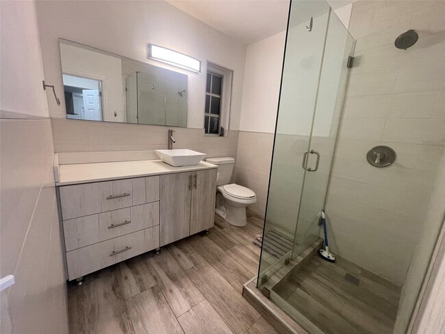 Building Photo - 6565 Santona St