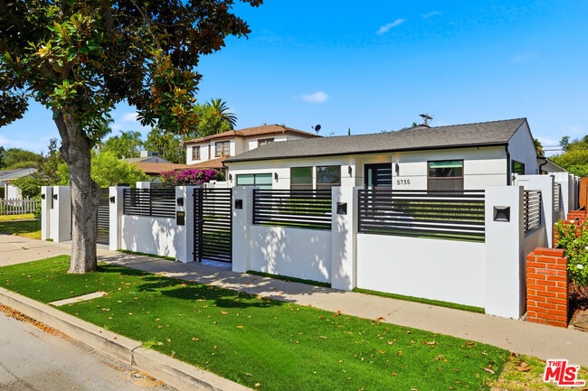 Building Photo - 5735 Saloma Ave