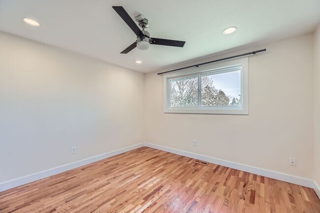 Building Photo - Excellent 4Bed/2Bath Home in Kirkland!