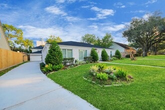 Building Photo - 12318 Queensbury Ln