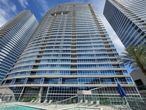 Building Photo - Fantastice High Rise with Full City Views!