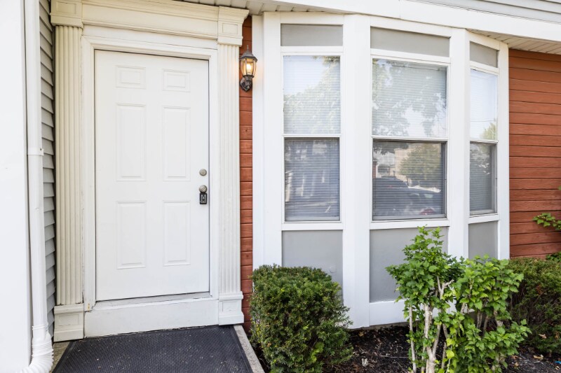 Building Photo - 818 Annagladys Dr