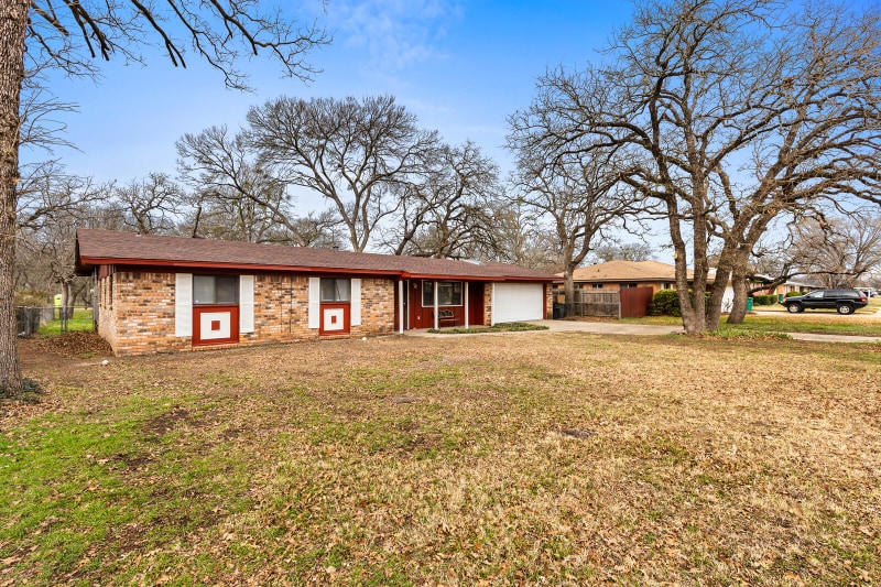 Building Photo - 316 S Barbara St