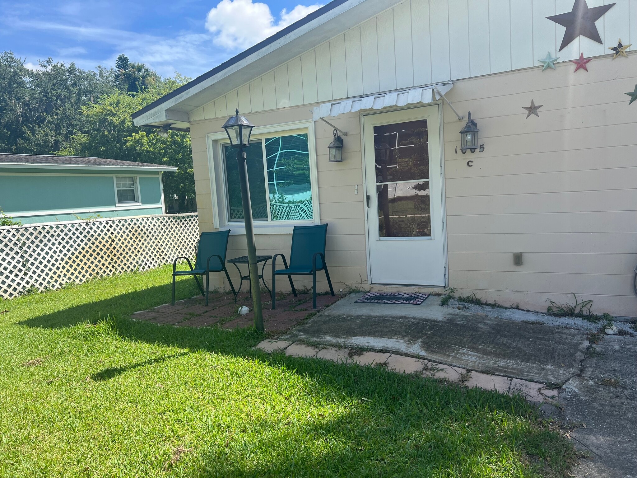 Building Photo - 1005 Vine St