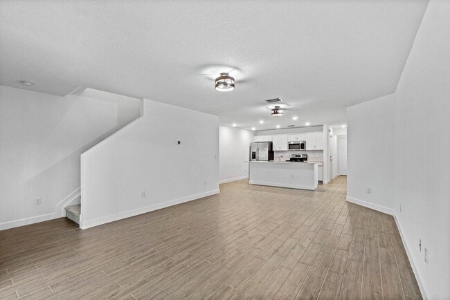Building Photo - 6001 Woods Edge Cir