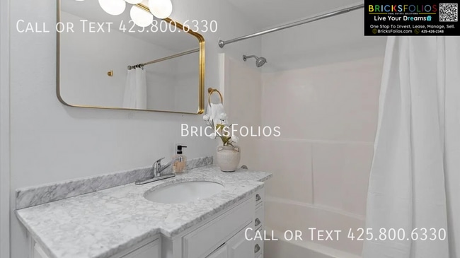 Building Photo - 1340 NW Huckle Dr