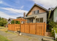 Building Photo - 512 N 79th St