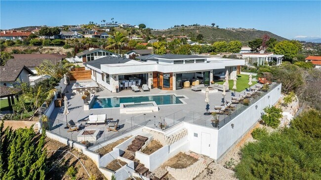 Building Photo - 32492 Azores Rd