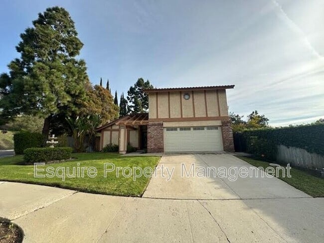 Building Photo - 1038 Green Lawn Ave