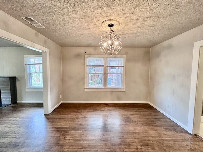 Building Photo - 2104 20th St