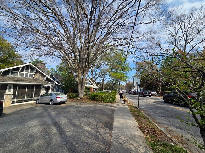 1/2 block walking distance to main intersection of Virginia Ave and N. Highland Ave. - 974 N Highland Ave NE