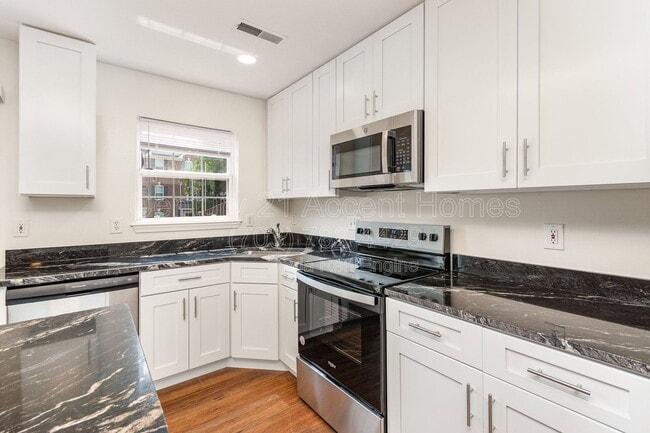 Building Photo - 45425 Clarkes Crossing Square