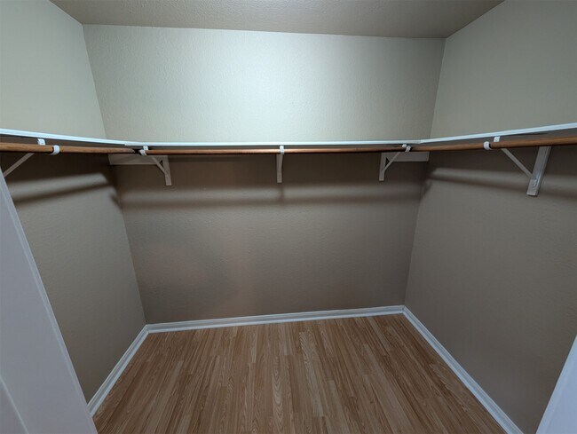 Building Photo - 29222 Legends Green Dr