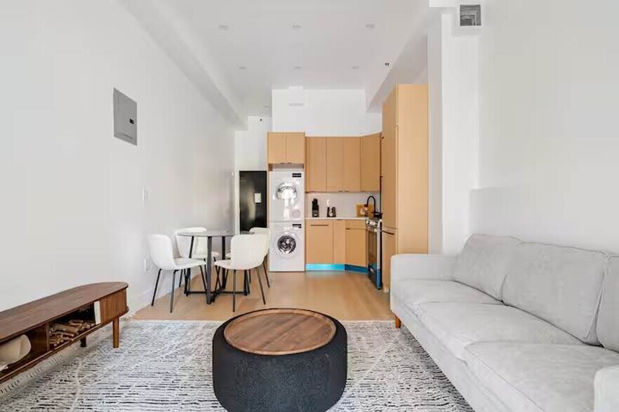 Building Photo - 19 St Marks Pl