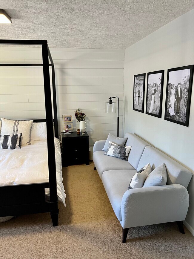 Building Photo - 2685 Green Meadows Dr