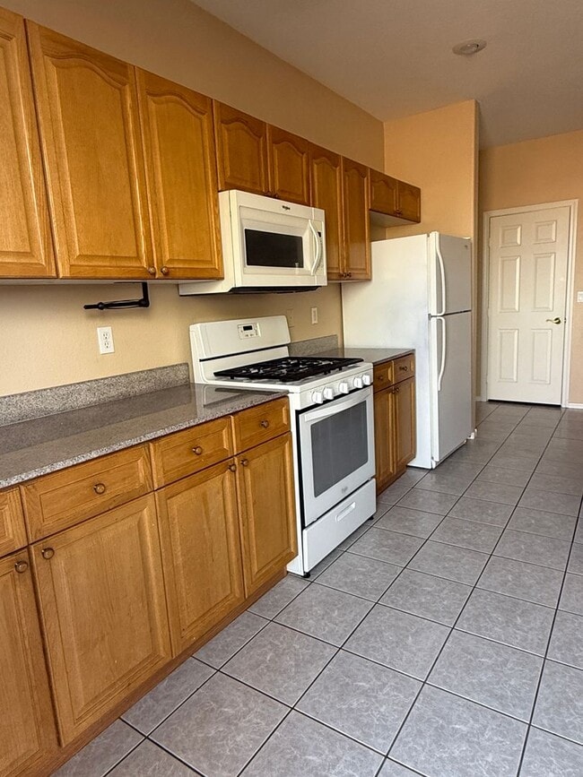 Building Photo - Two Story Single Family Home