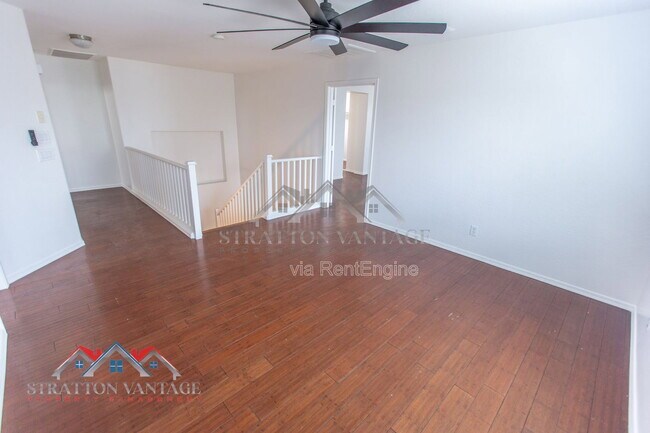 Building Photo - 110 Cholla St