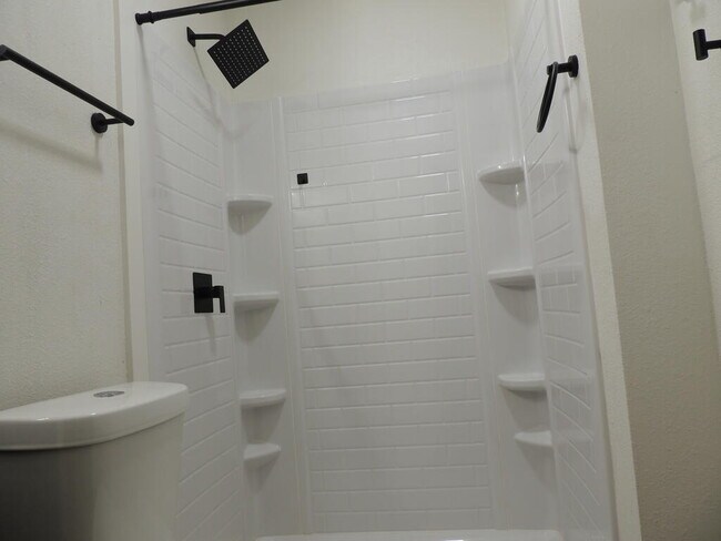 Building Photo - 2816 Catalina Dr