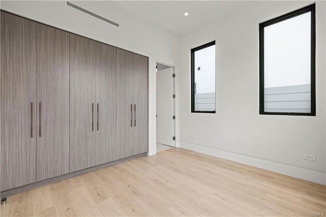 Building Photo - 4532 Katherine Ave