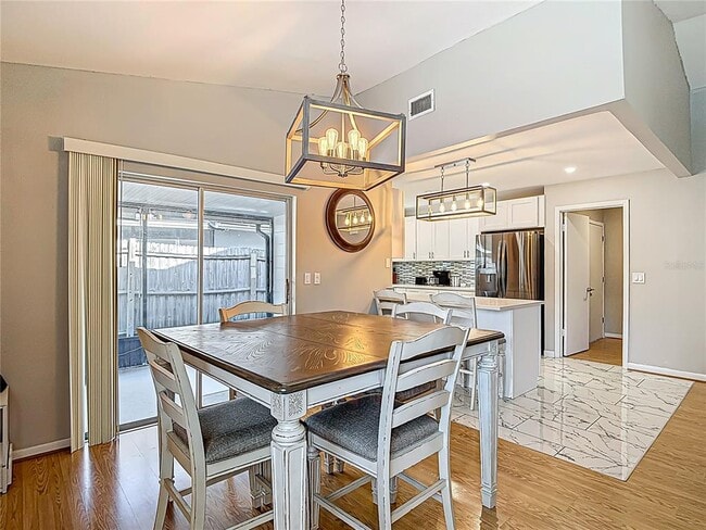 Building Photo - 2707 Lakeville Dr
