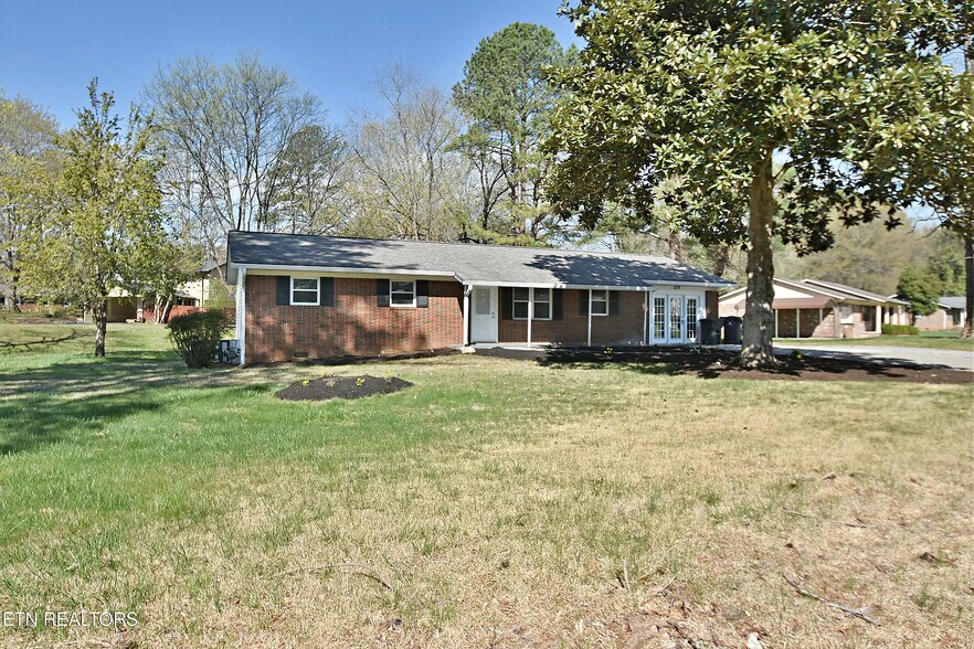 Building Photo - 829 Noragate Rd