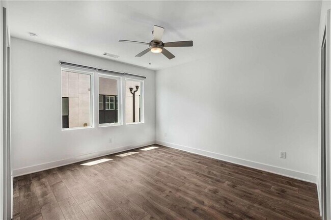 Building Photo - 1225 Chelsea Cir NW