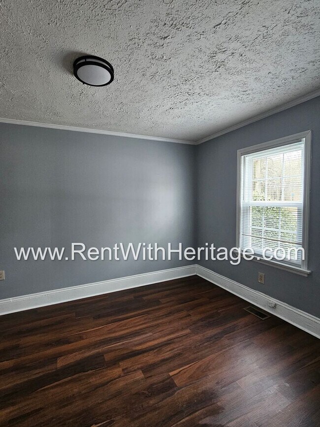 Building Photo - 8657 Campbellton St