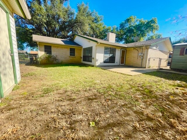 Building Photo - Saucer