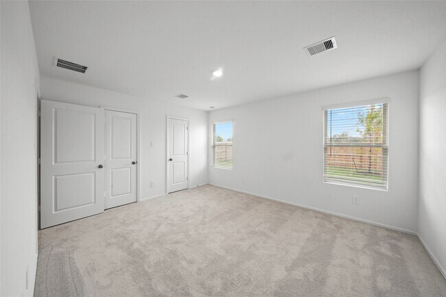 Building Photo - 1440 Las Cuevas Dr