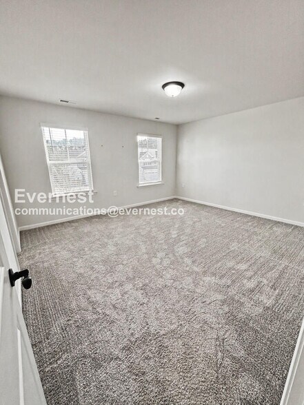 Building Photo - 2145 Bethpage Dr