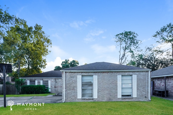 Building Photo - 2811 Eaglerock Cir