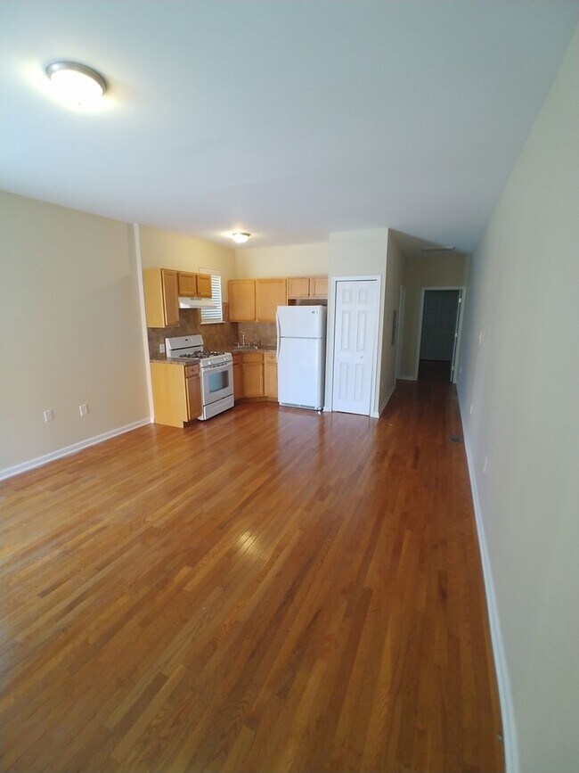 Building Photo - 2520 S Iseminger St