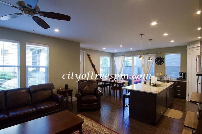 Building Photo - Harris Crossing at Harris Ranch.